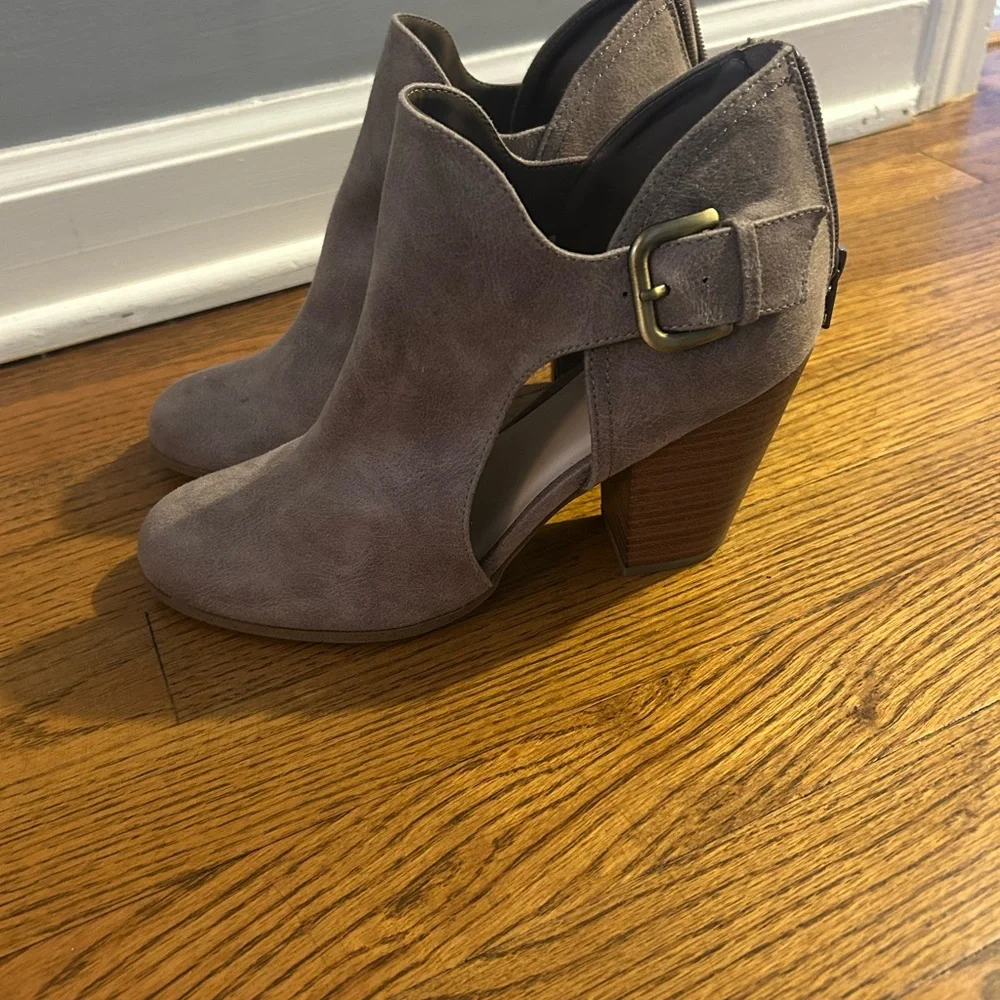 Fergie boots size 9- excellent condition!